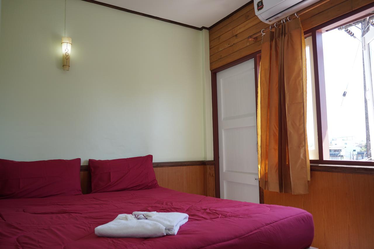 The River Guest House Чантабури Екстериор снимка