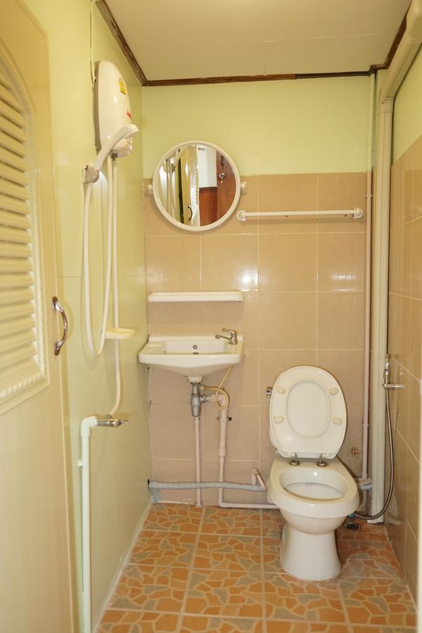 The River Guest House Чантабури Екстериор снимка