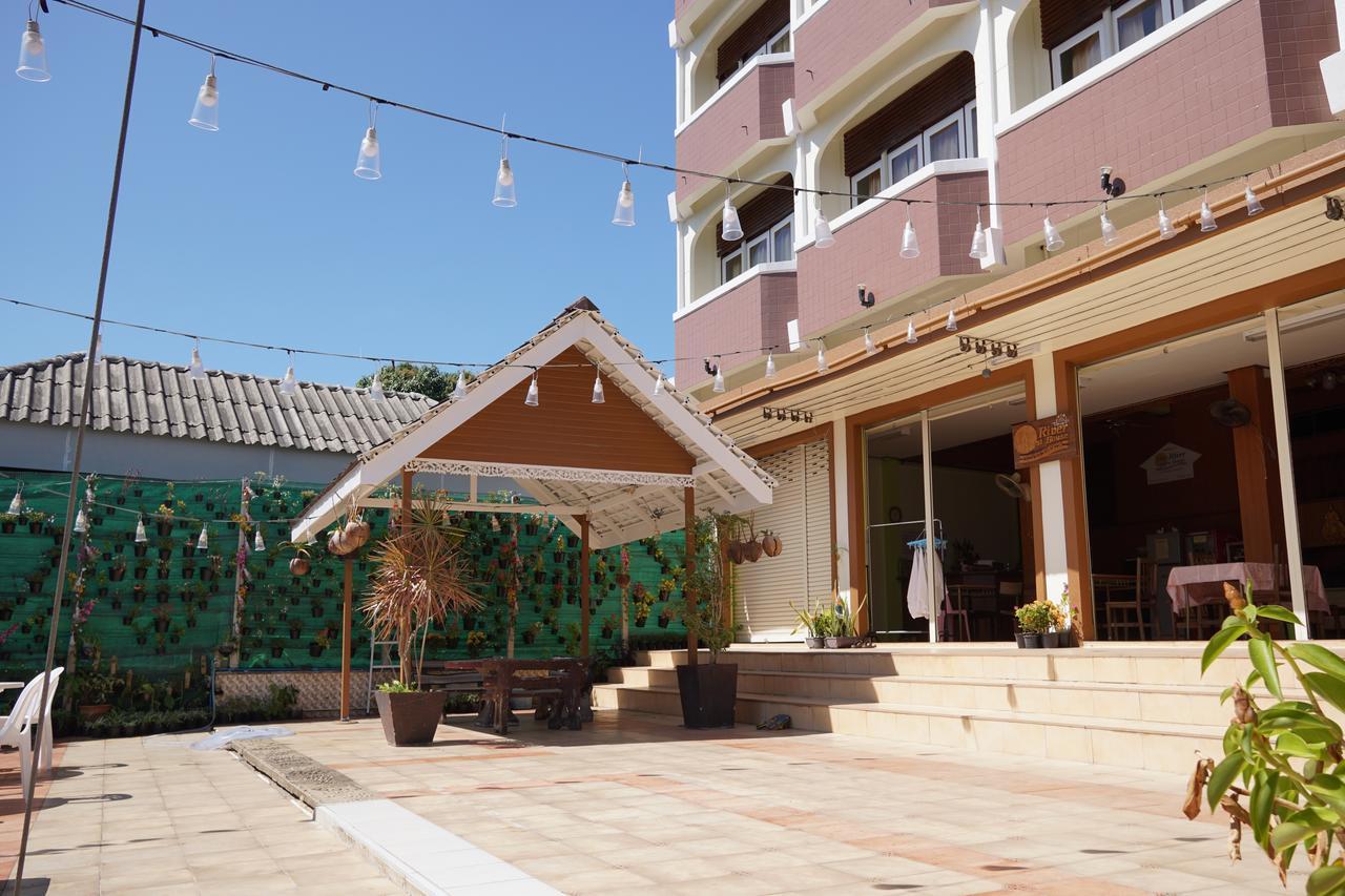 The River Guest House Чантабури Екстериор снимка