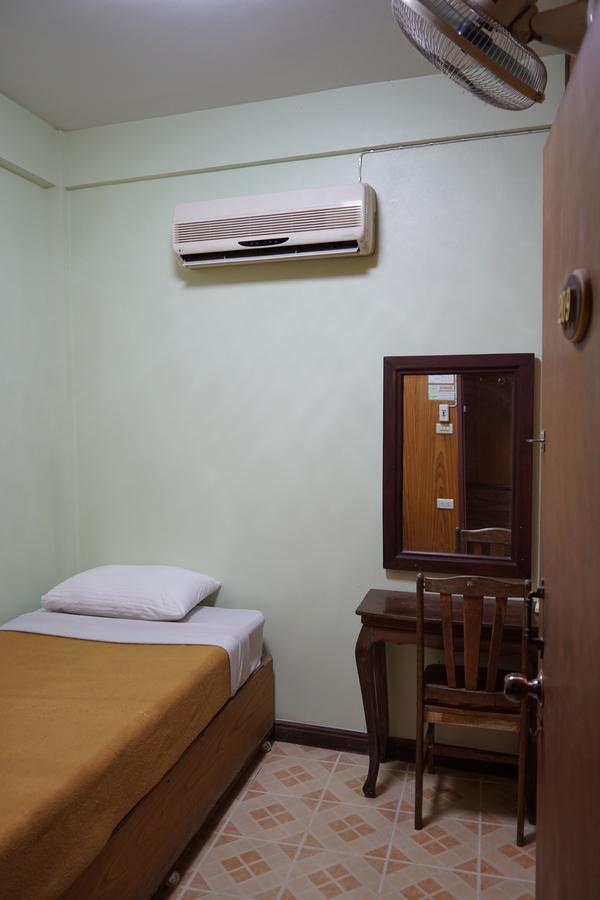 The River Guest House Чантабури Екстериор снимка