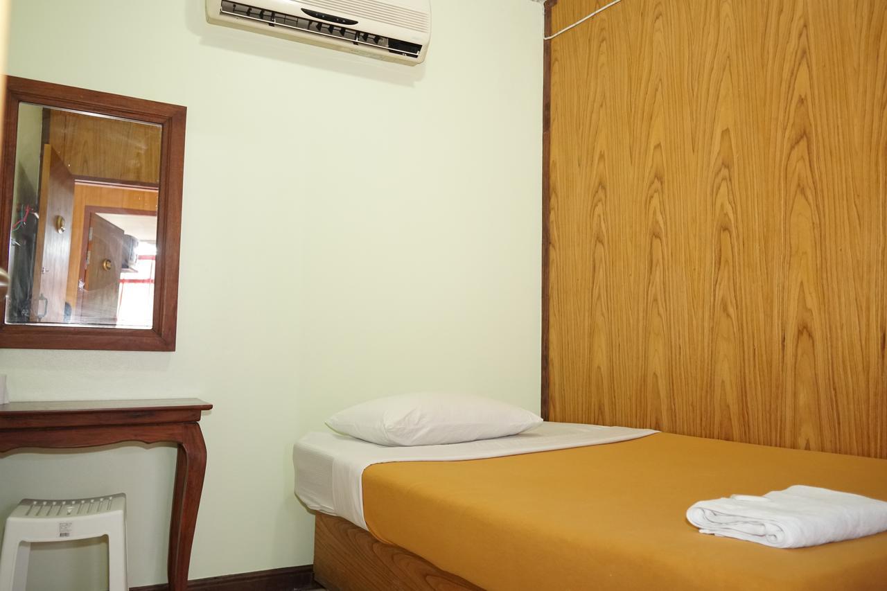 The River Guest House Чантабури Екстериор снимка
