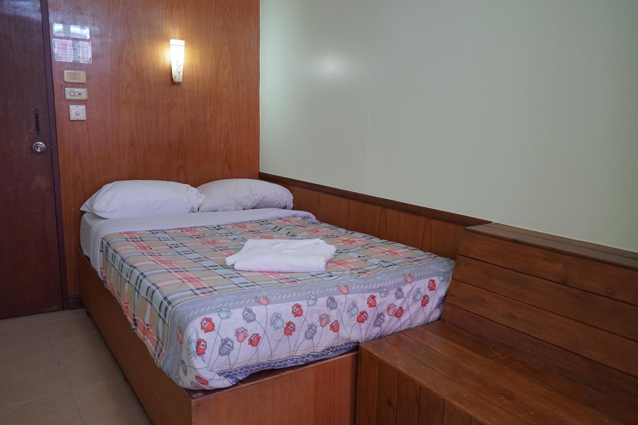 The River Guest House Чантабури Екстериор снимка