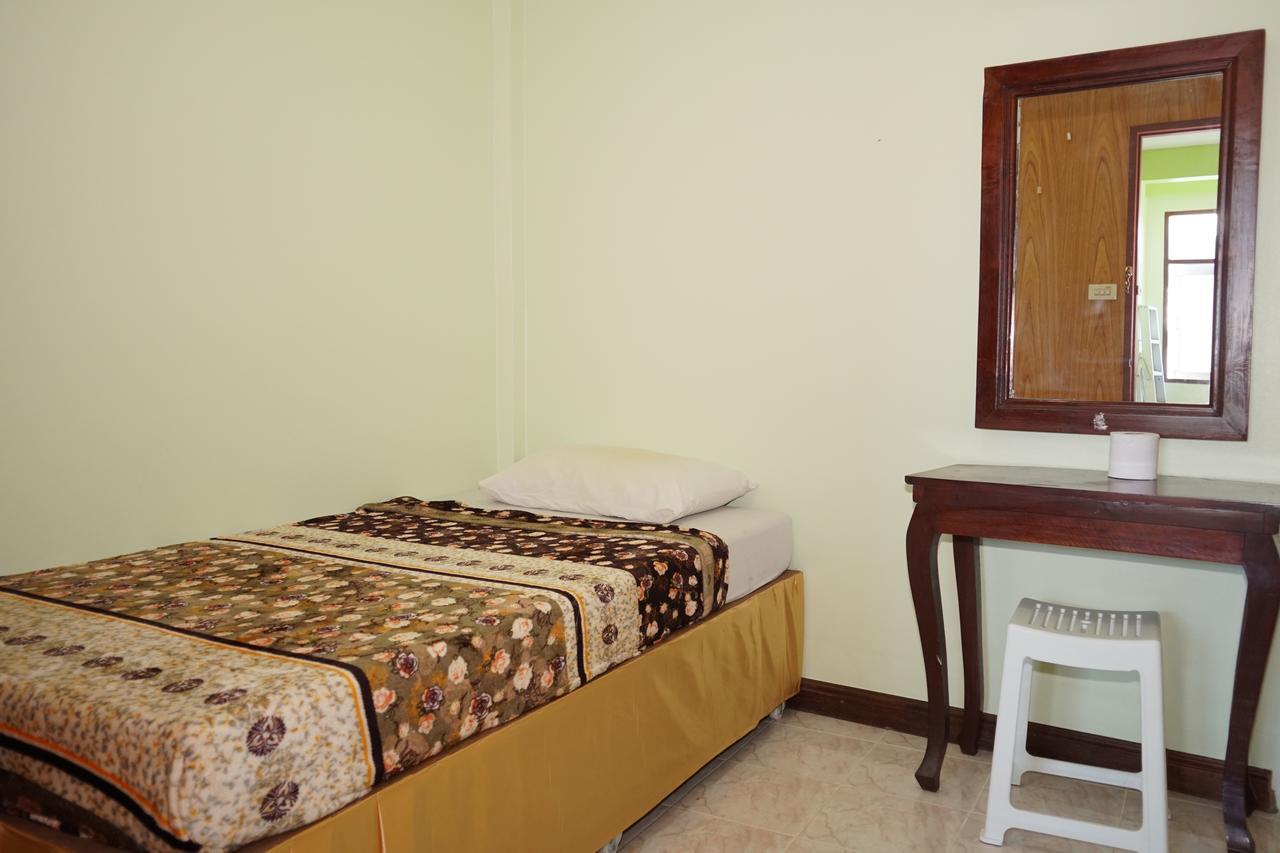 The River Guest House Чантабури Екстериор снимка