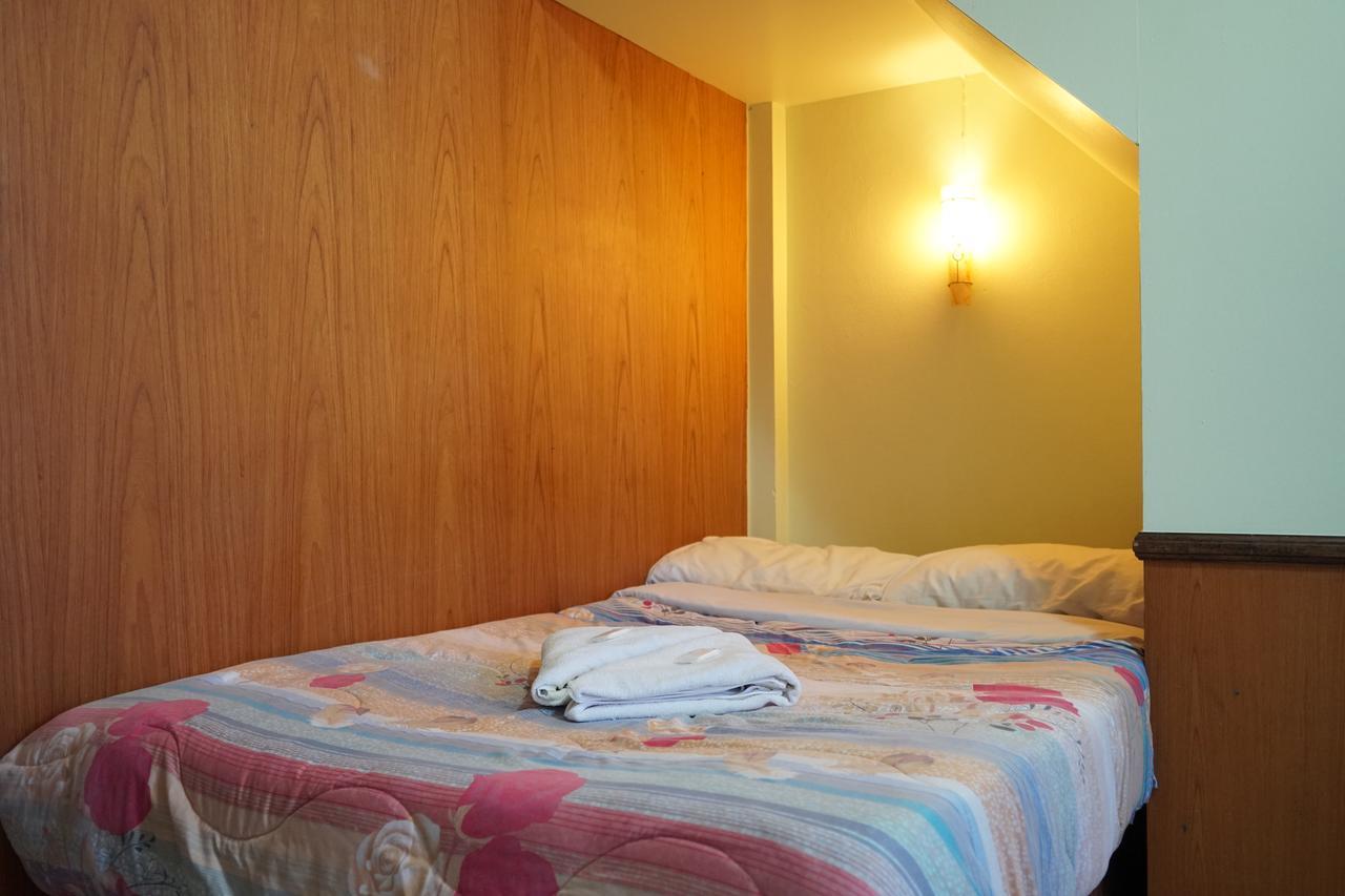 The River Guest House Чантабури Екстериор снимка