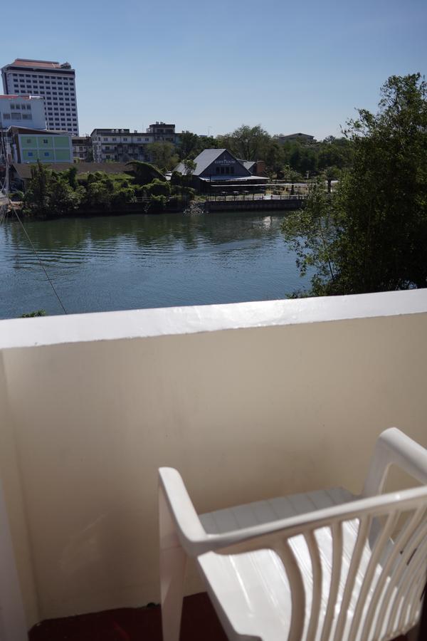 The River Guest House Чантабури Екстериор снимка