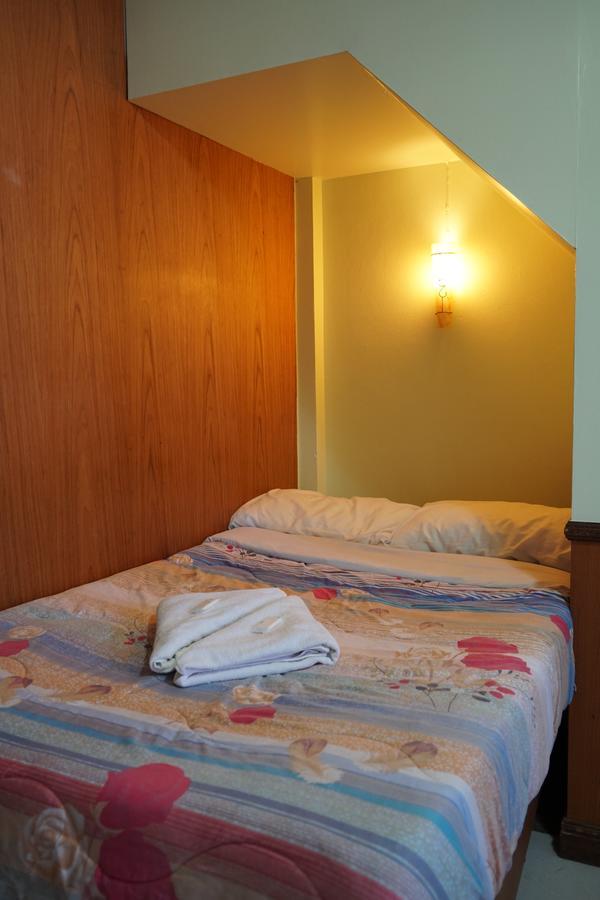 The River Guest House Чантабури Екстериор снимка