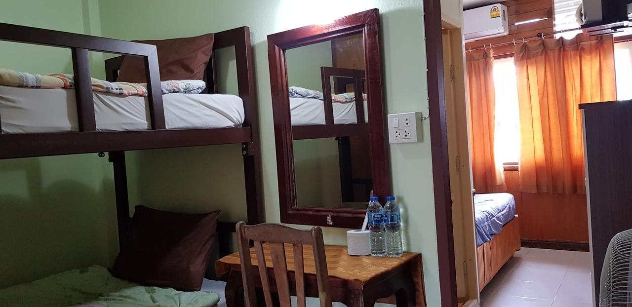 The River Guest House Чантабури Екстериор снимка