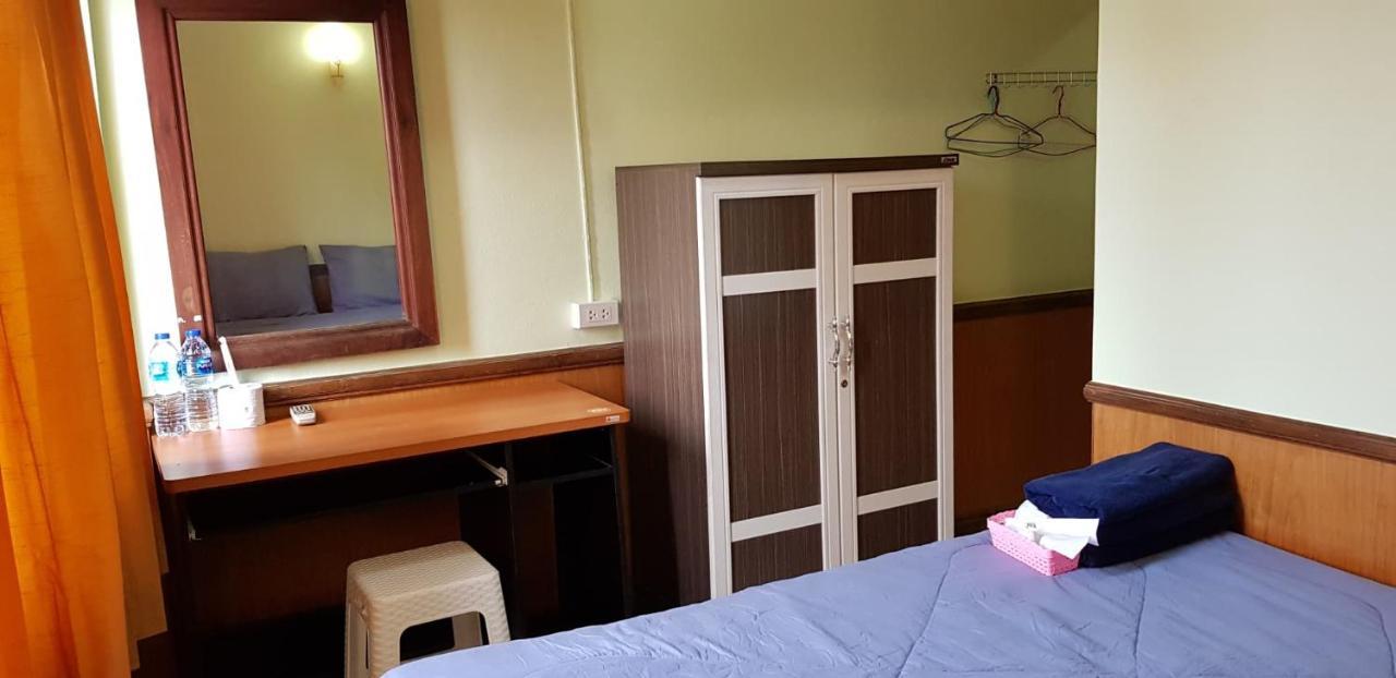 The River Guest House Чантабури Екстериор снимка